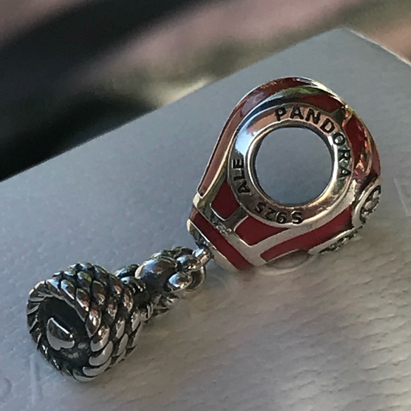 Pandora Disney LE Hot Air Balloon of True Love - Picture 3 of 8